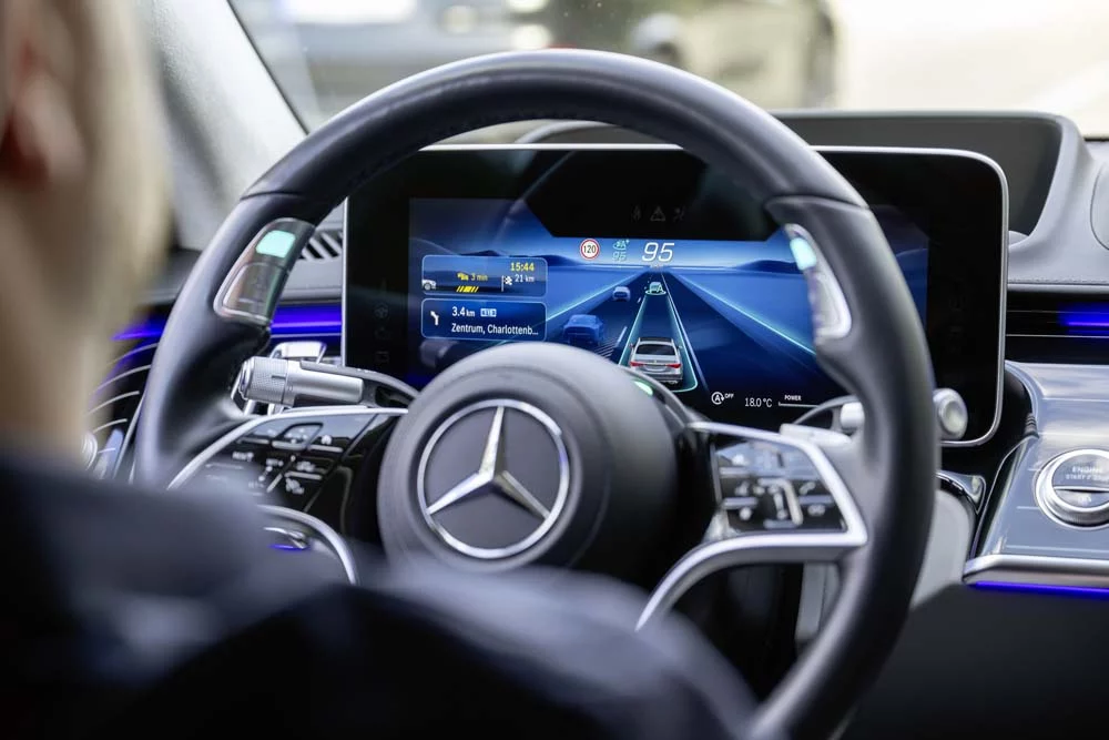 Mercedes contempla un nivel 3 de conducción autónoma hasta los 95 km/h