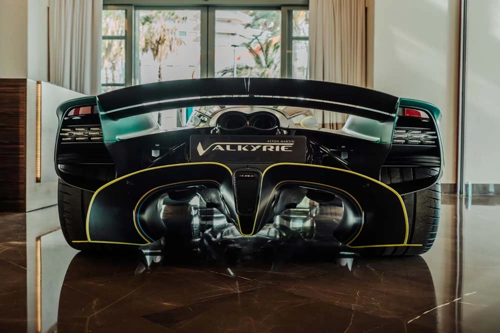 Fernando Alonso y su nuevo Aston Martin Valkyrie.