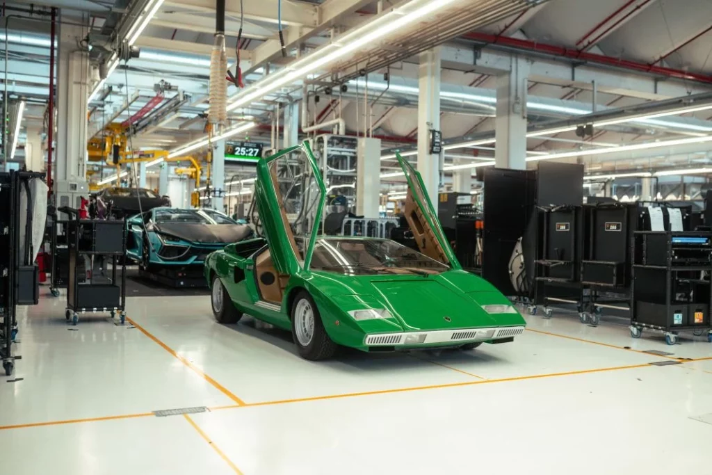 Lamborghini Countach 50 aniversario 8 Motor16