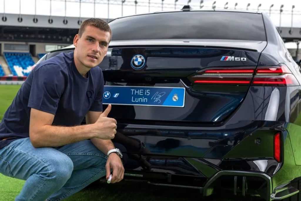 Lunin BMW real madrid Motor16