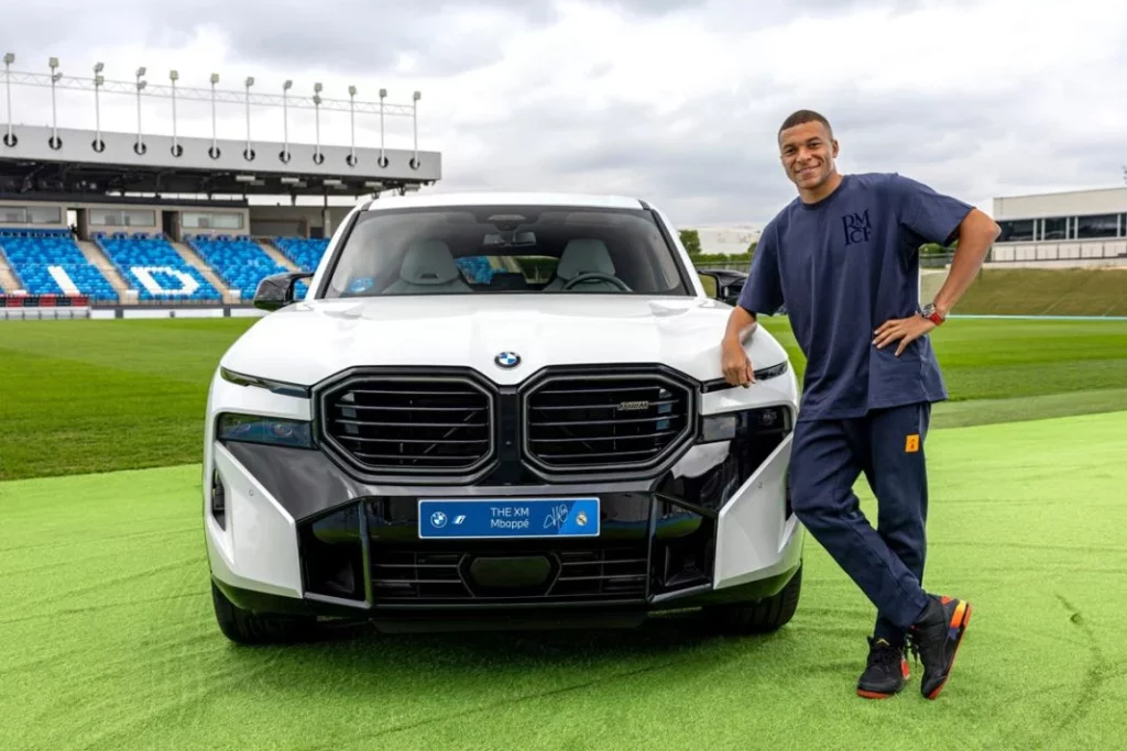 Mbappe BMW real madrid Motor16