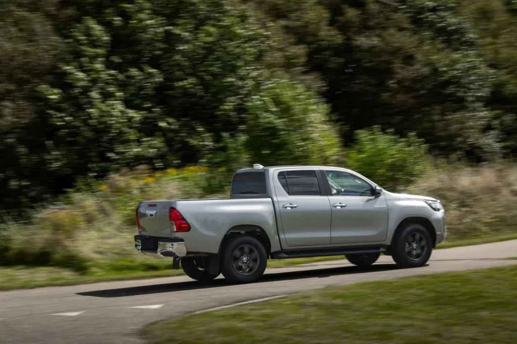 Toyota Hilux Hybrid 48V 3 Motor16