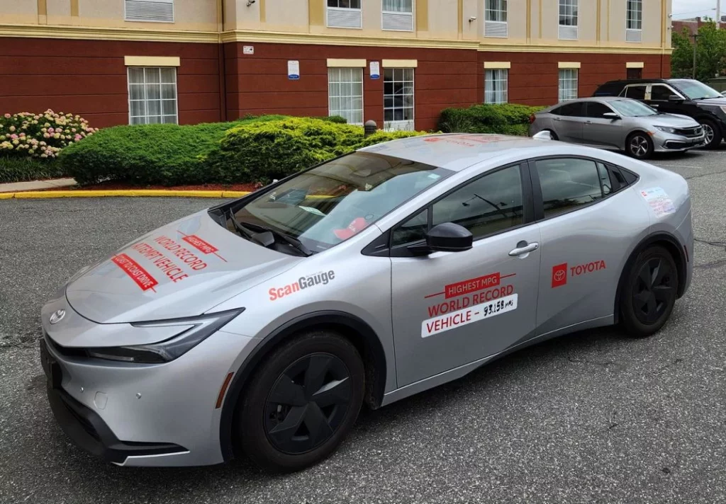 Toyota Prius GUINNESS WORLD RECORD 1 Motor16