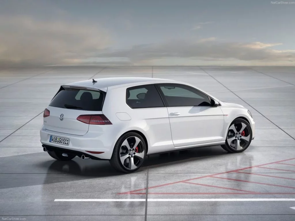 Volkswagen Golf VII GTI 19 Motor16