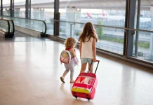 Niños: ¿A qué edad pueden viajar solos en autobús, tren o metro?