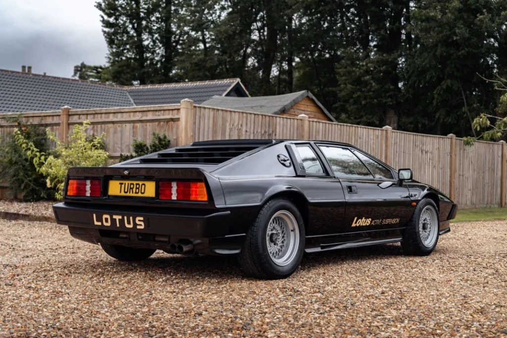 1980 Lotus Esprit Essex Turbo. H&H. Imagen trasera.