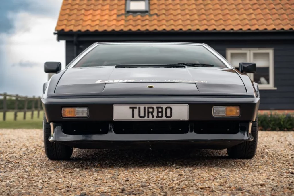 1980 Lotus Esprit Essex Turbo 36 Motor16