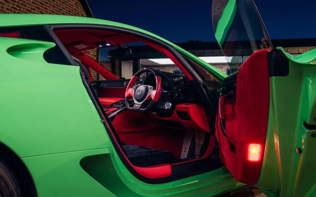 2024 Lexus LFA Fresh Green. DK Engineering. Imagen interior.