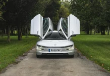 Uno de los 250 Volkswagen XL1 fabricados se vende casi por lo que costaba nuevo