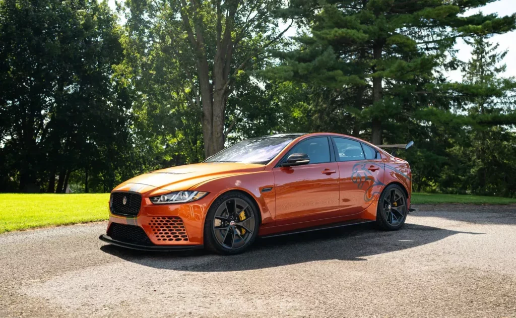 2019 Jaguar XE SV Project 8 BaT 4 Motor16