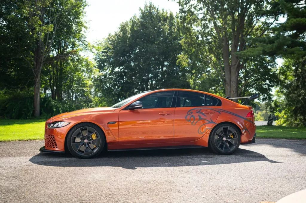 2019 Jaguar XE SV Project 8 BaT 5 Motor16