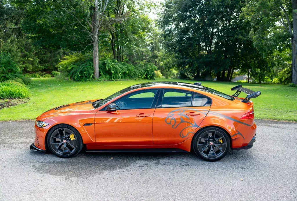 2019 Jaguar XE SV Project 8 BaT 6 Motor16