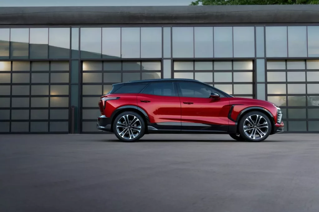 2024 Chevrolet Blazer EV SS. Imagen lateral.