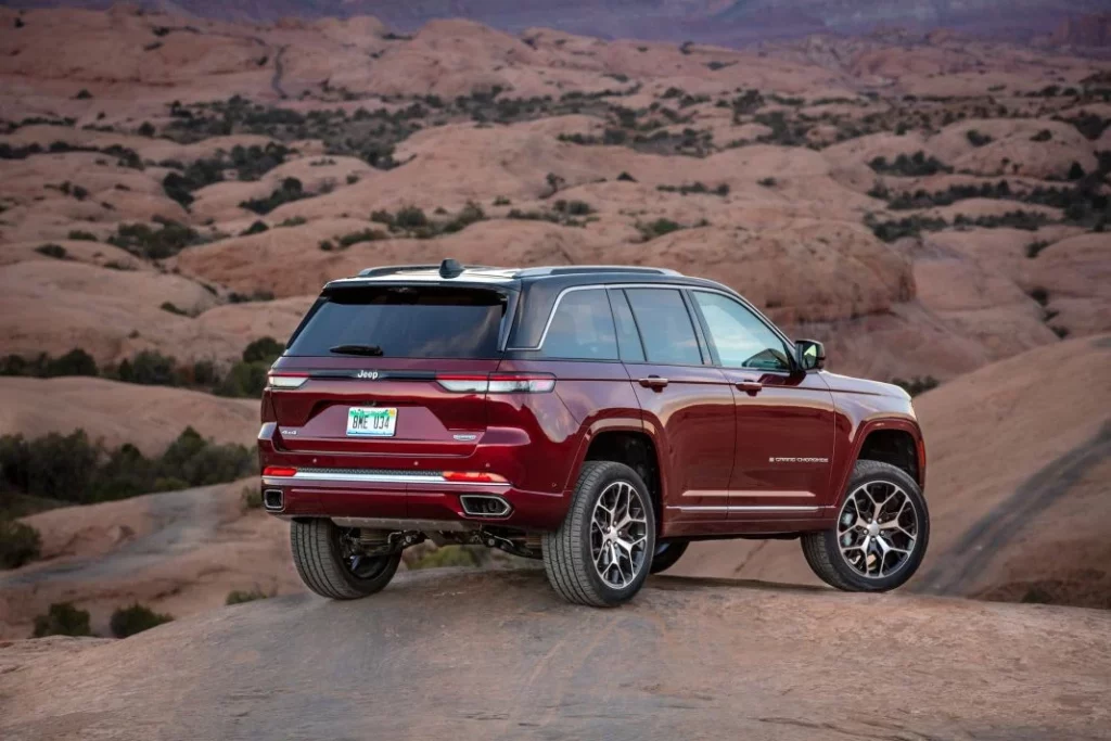 2024 Jeep Grand Cherokee. Imagen trasera.