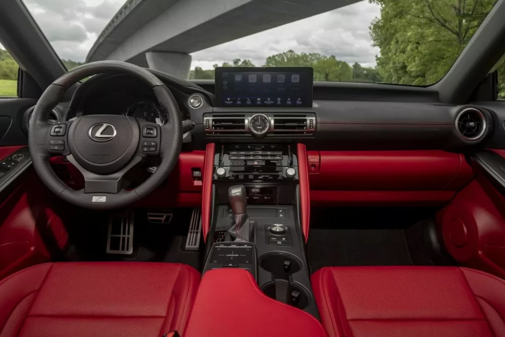 2024 Lexus IS. Estados Unidos. Imagen interior.