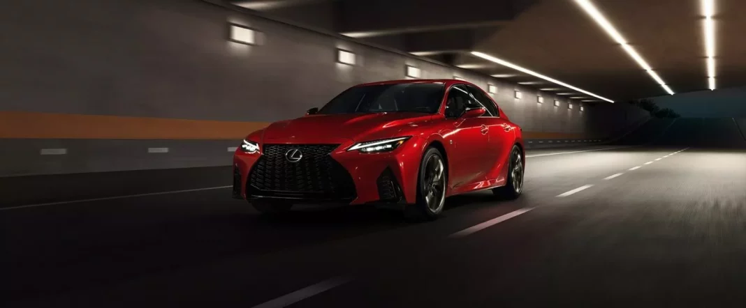 2024 Lexus IS. Estados Unidos. Imagen portada.