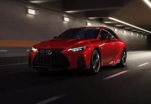 El Lexus IS aún sigue vivo, a precio de LBX