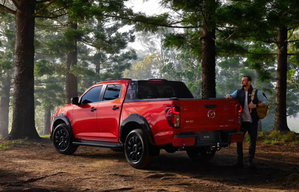 2024 Mazda BT-50. Imagen trasera.