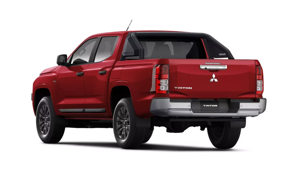 2024 Mitsubishi Triton GLX-R. Imagen trasera.