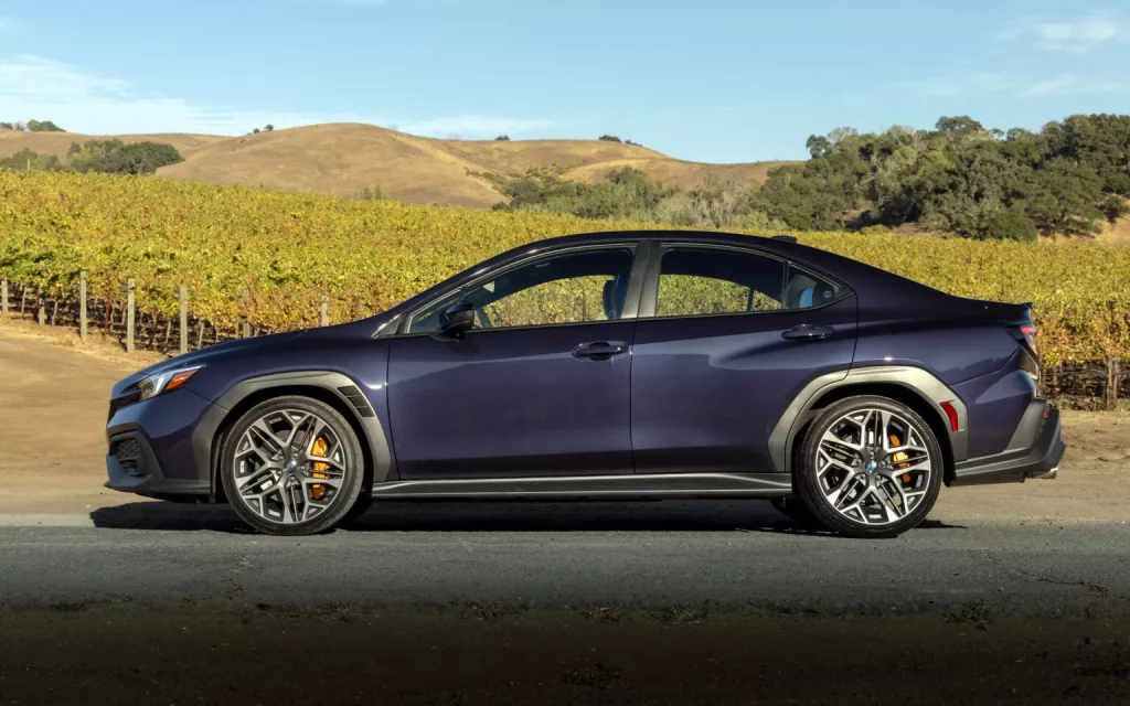 2024 Subaru WRX tS Purple. Imagen lateral.