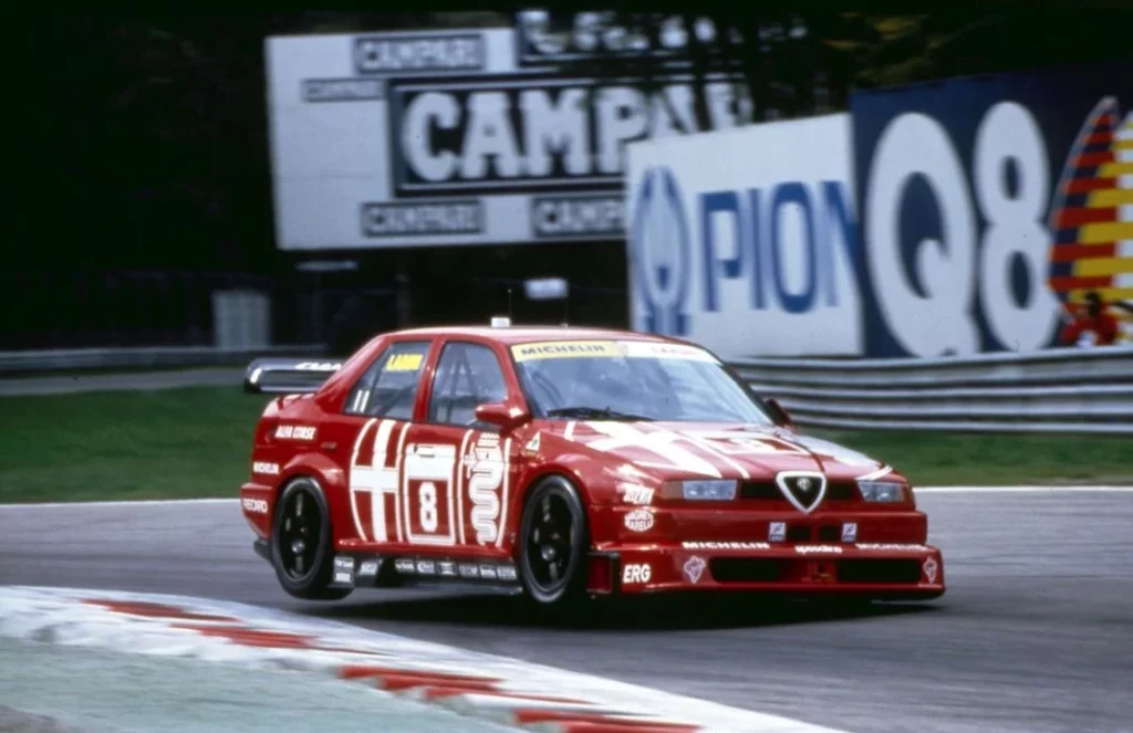 ALFA ROMEO 4C NICOLA LARINI 8 Motor16