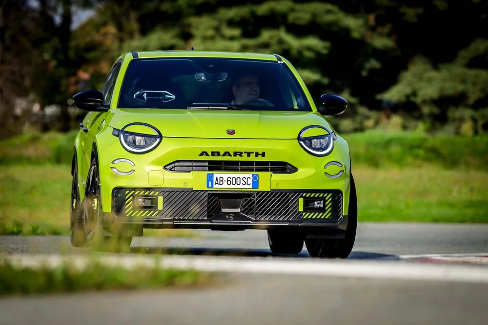 Abarth 600e 12 Motor16