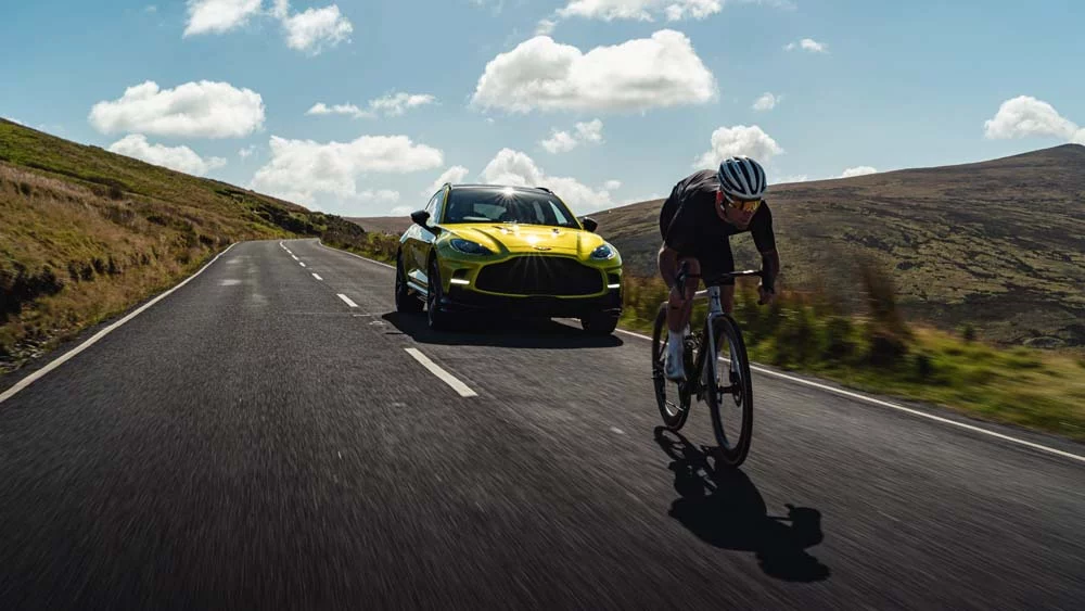 Aston Martin y su embajador Mark Cavendish