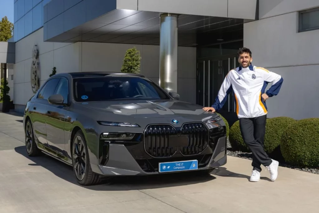 CAMPAZZO BMW i7 Motor16