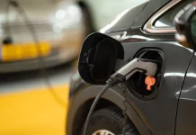 El orden si altera el producto: Cómo hay que enchufar un coche eléctrico sin destrozar tu instalación