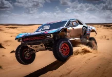 Carlos Sainz y su Ford Raptor compiten en Marruecos de cara al Dakar