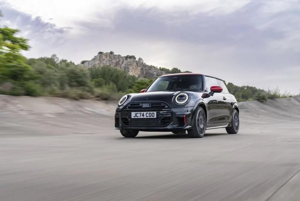 MINI JOHN COOPER WORKS 22 Motor16