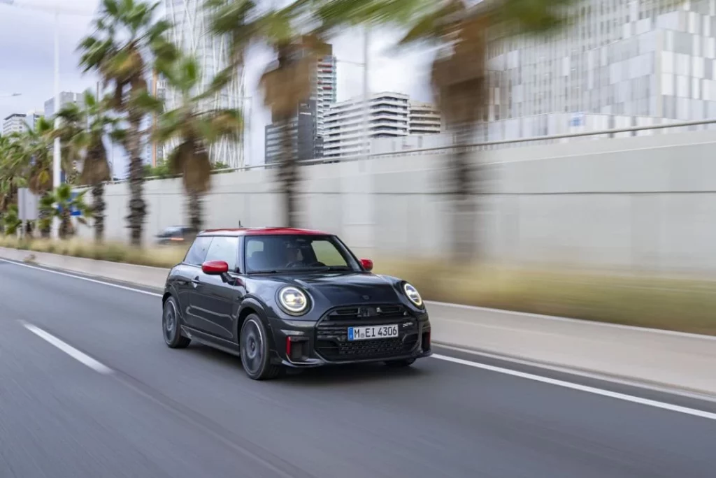 MINI JOHN COOPER WORKS 27 Motor16