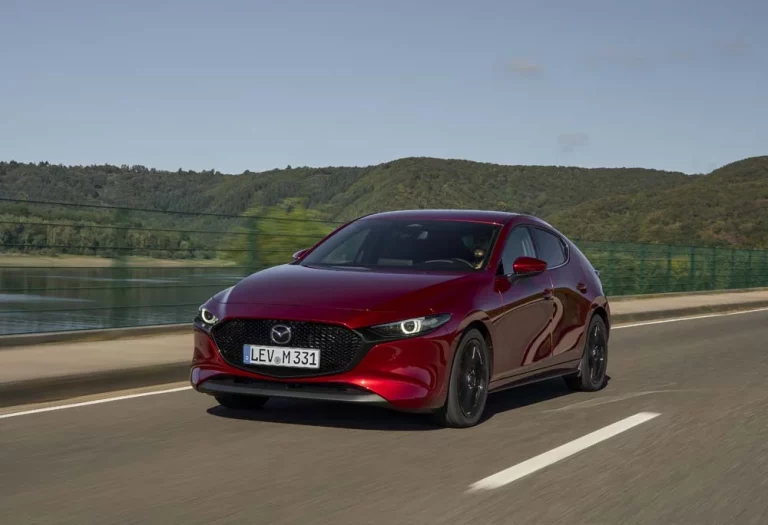 Ya están disponibles los nuevos Mazda3 y Mazda CX-30. Estas son sus mejoras