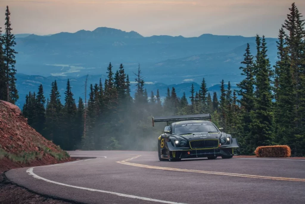 VOLANTE BENTLEY PIKES PEAK 4 Motor16