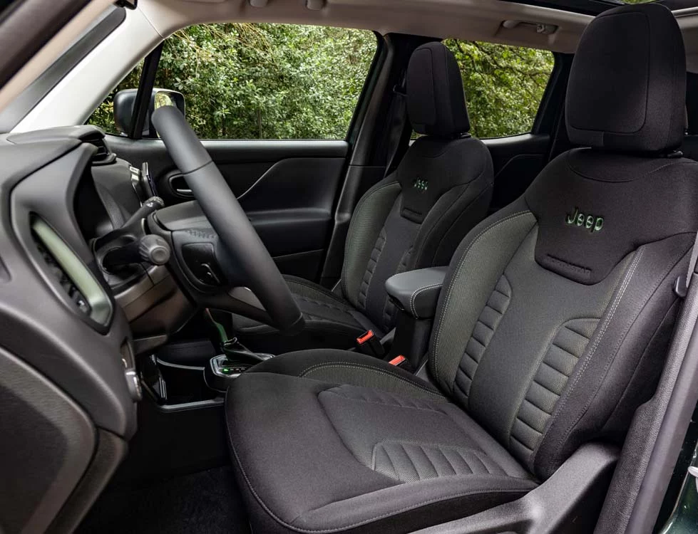 interior del Jeep Renegade y Jeep Compass North Star