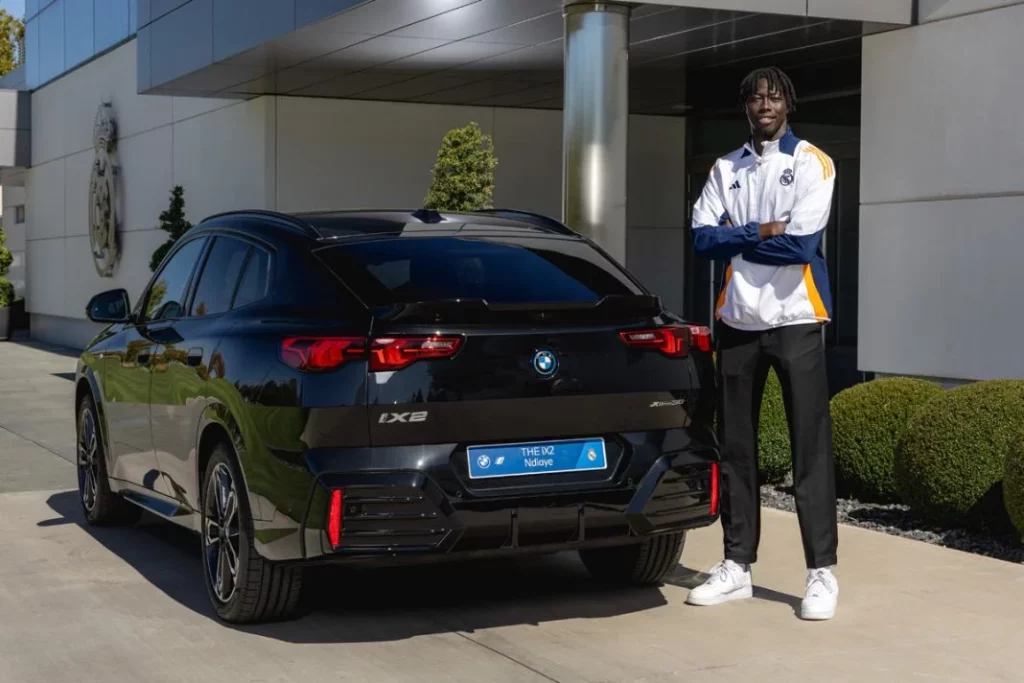 ndiaye bmw ix2 Motor16