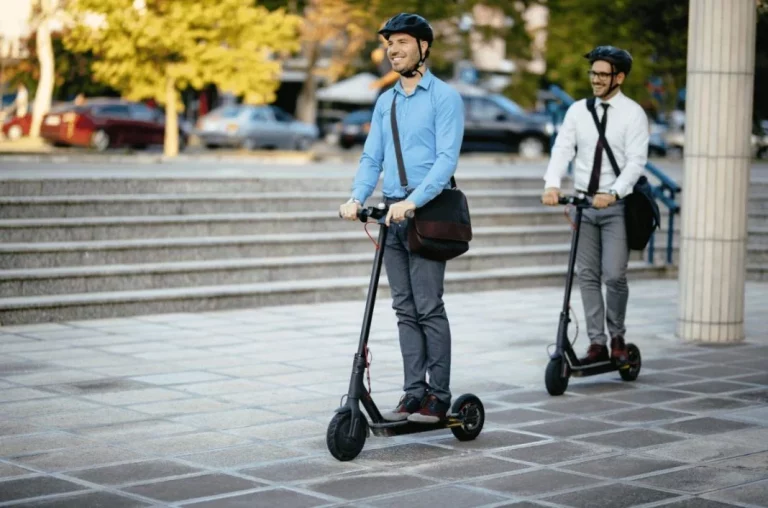 La zona de la calle que no deberás pisar con tu patinete eléctrico si te quieres ahorrar 500 euros