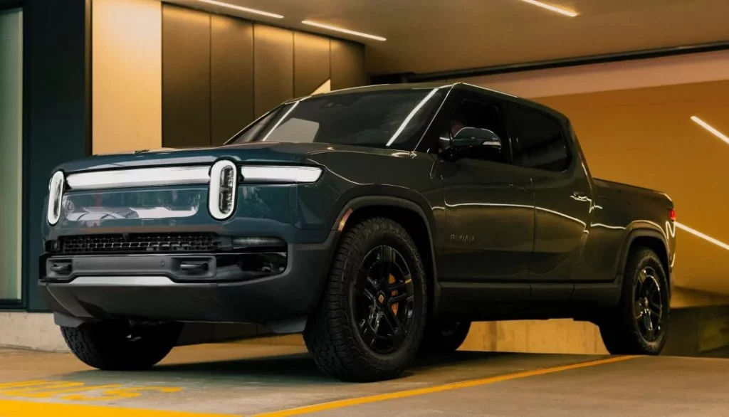 Las características claves del Rivian R1T, el pick-up eléctrico que sobrevivió al huracán Helene