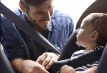 Si tienes uno de estos coches, no podrás llevar a niños pequeños desde ya: la lista definitiva