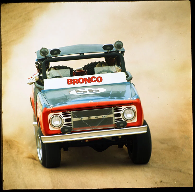 1969 Ford Bronco Classic 3 Motor16