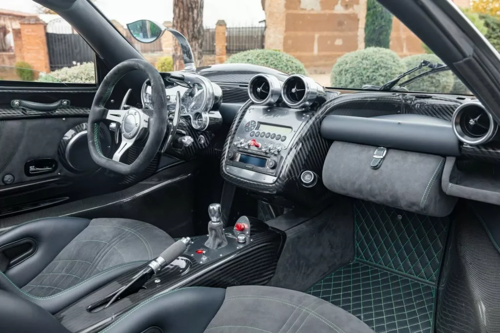 2014 Pagani Zonda 760 LM Roadster. RM Sotheby's. Imagen interior.