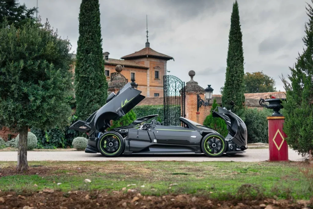 2014 Pagani Zonda 760 LM Roadster. RM Sotheby's. Imagen lateral.