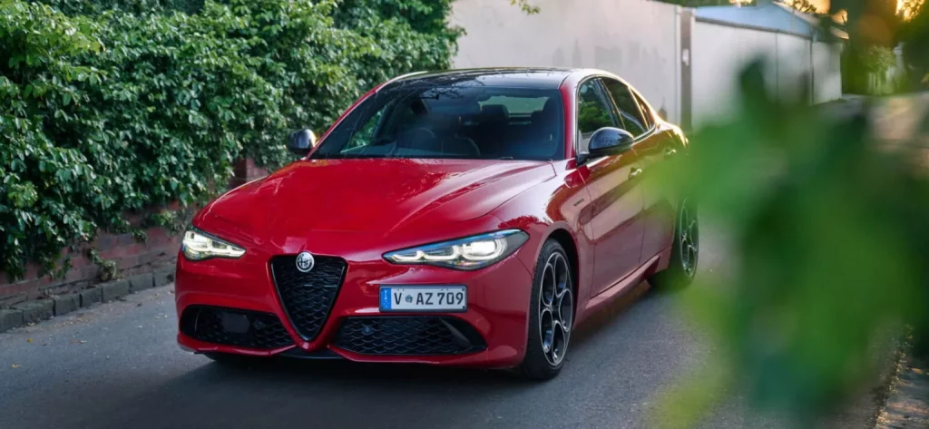 2024 Alfa Romeo Giulia Edizione Carbonio 2 Motor16