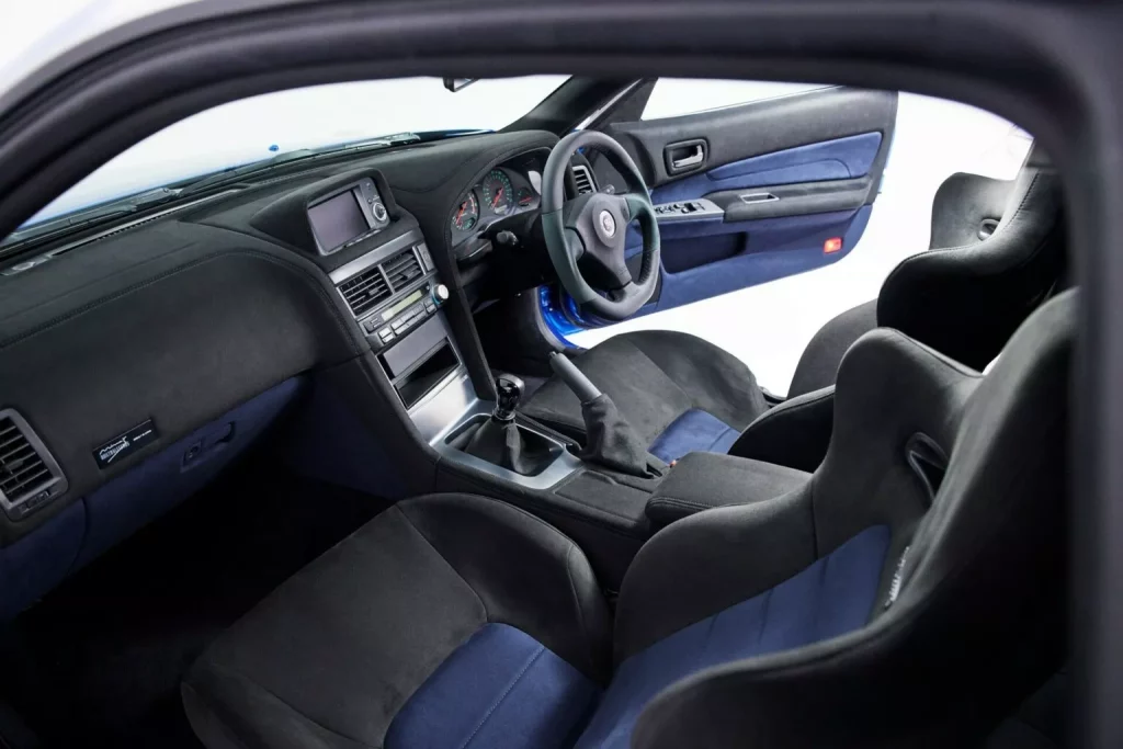 2024 Nissan GT-R R34. Built by Legends. SEMA. Imagen interior.