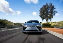 El Lexus RZ se actualiza para ser más barato que su ‘hermano pobre’