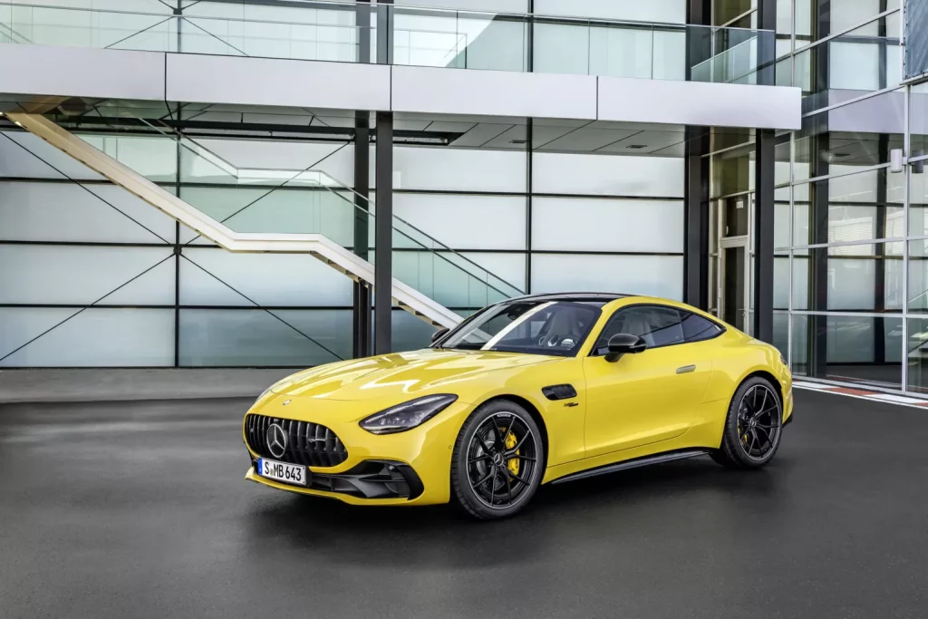 2024 Mercedes-AMG GT 43. Imagen estática.