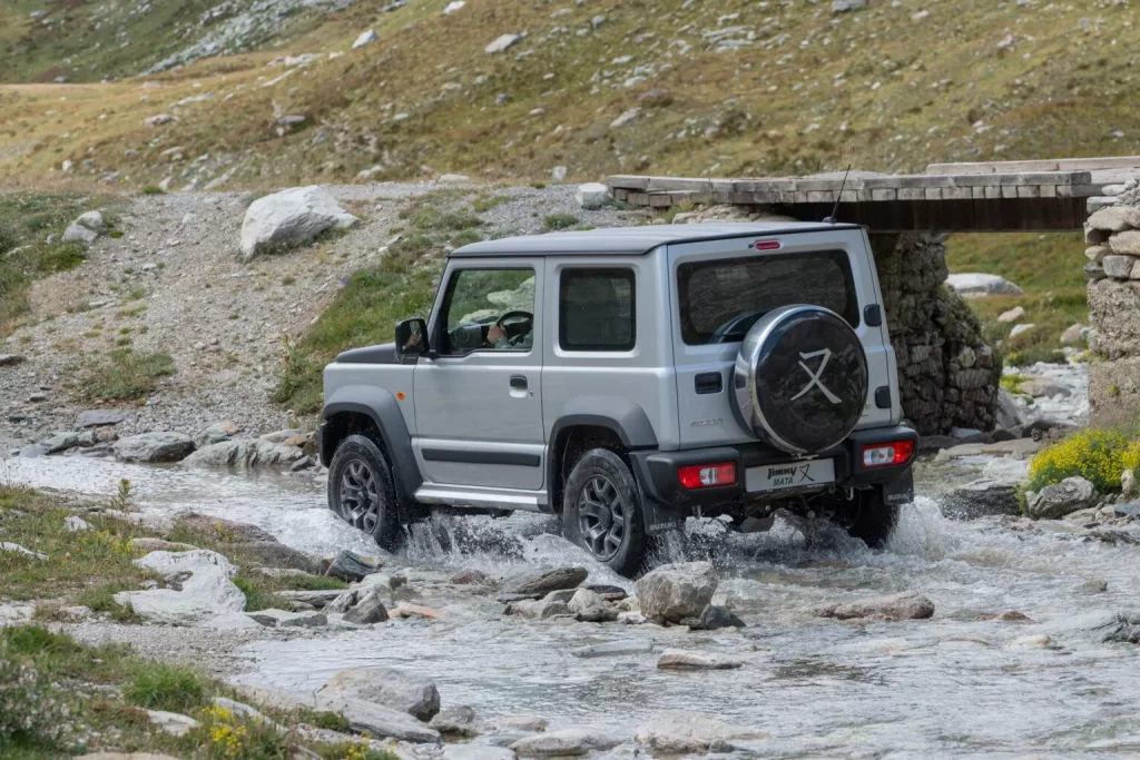 2024 Suzuki Jimny Mata. Imagen movimiento.