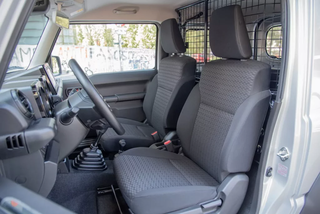 2024 Suzuki Jimny Mata. Imagen interior.