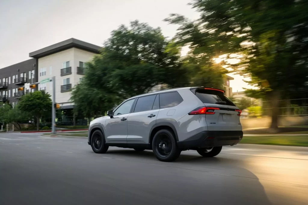 2024 Toyota Grand Highlander. Imagen movimiento.