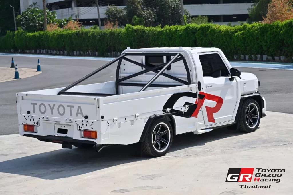 2024 Toyota Hilux Champ. Gazoo Racing. Imagen trasera.